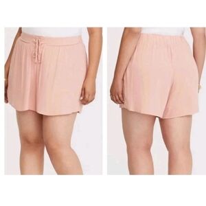 Torrid Lace Front Crepe Shorts Woman Plus Sz 2X Peachy Pink Feminine Boho